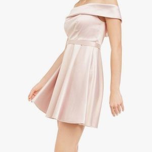 Sequin Hearts Womens Juniors Off-The-Shoulder Mini Cocktail and Party Dress